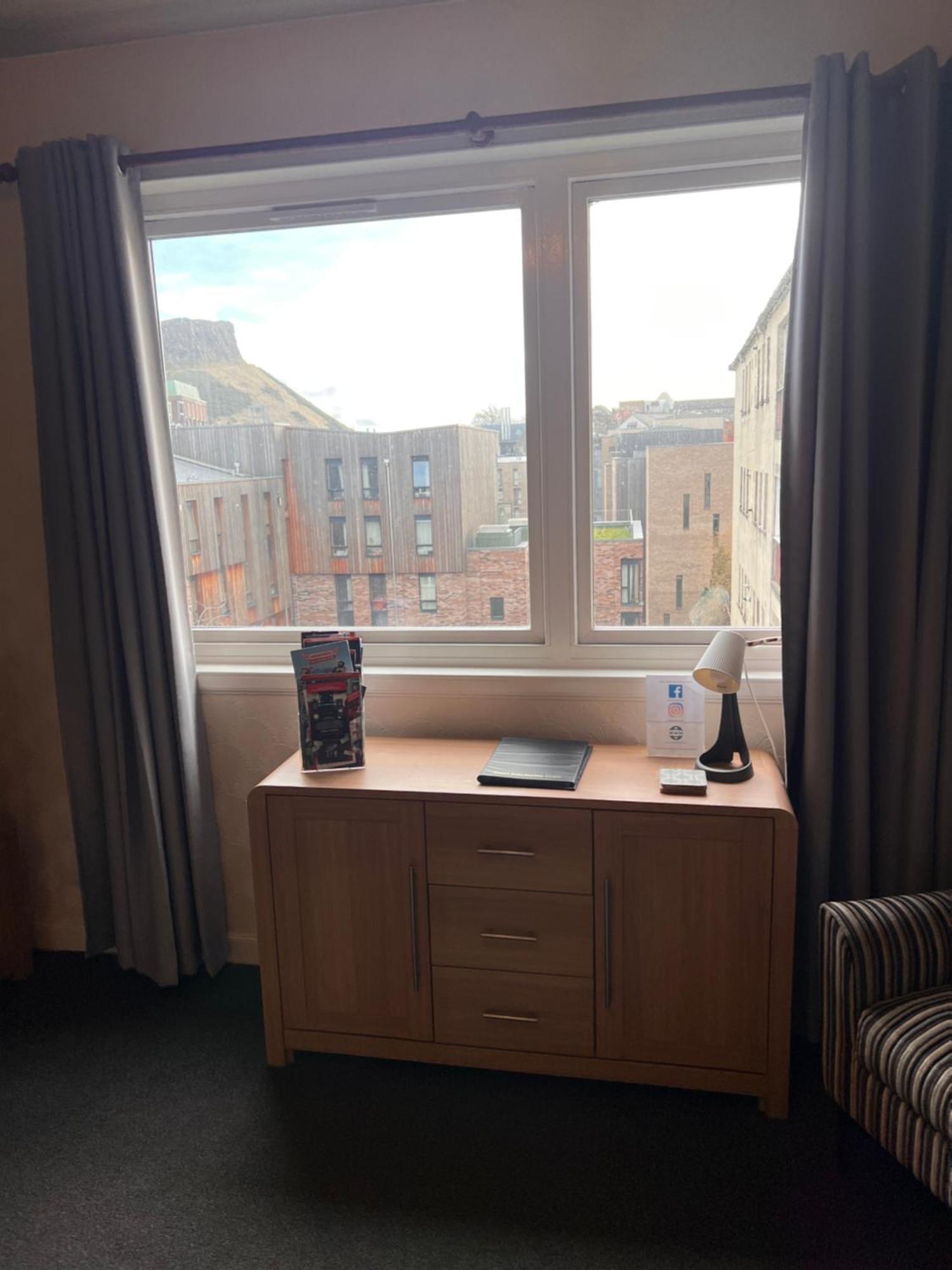 Crags View Apartment On The Royal Mile Эдинбург Экстерьер фото